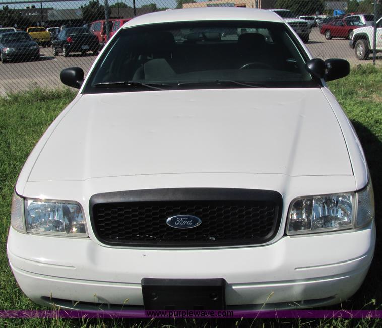 image for item 4047 2006 Ford Crown Victoria Police Interceptor