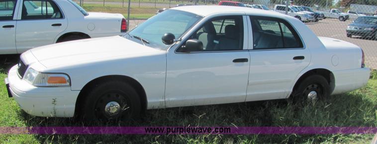 image for item 4048 2006 Ford Crown Victoria Police Interceptor