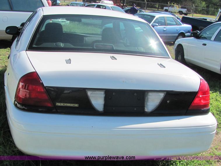 image for item 4048 2006 Ford Crown Victoria Police Interceptor
