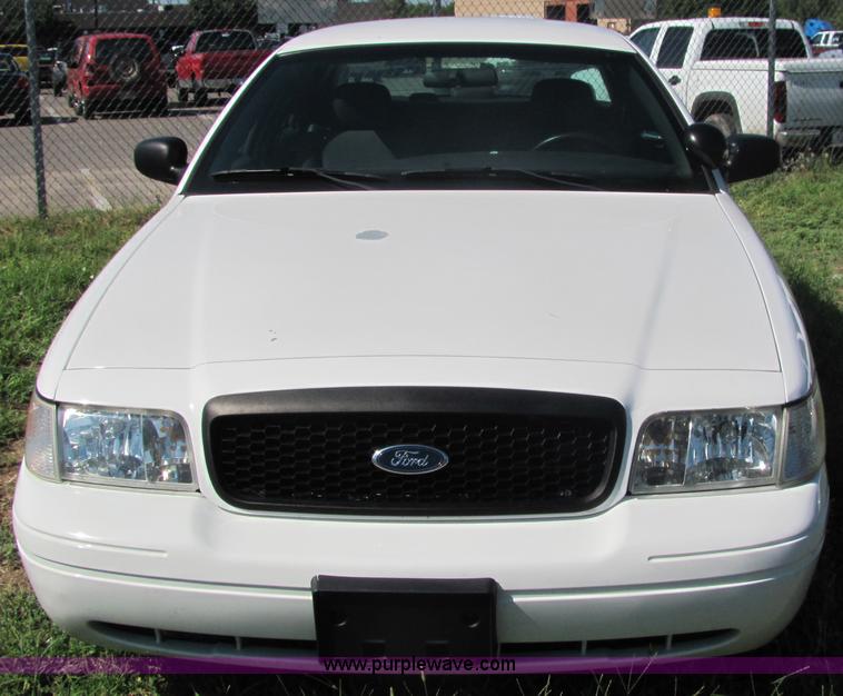 image for item 4048 2006 Ford Crown Victoria Police Interceptor