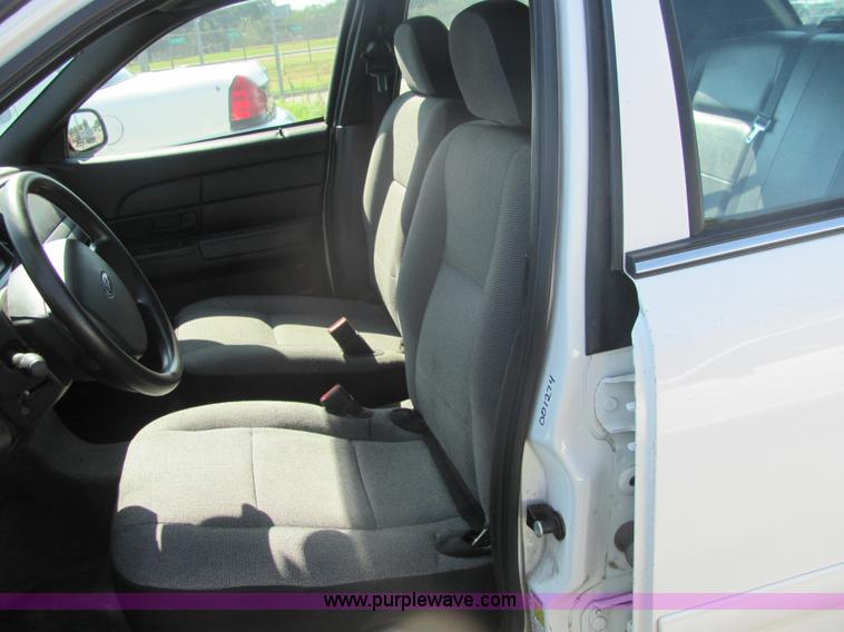 image for item 4048 2006 Ford Crown Victoria Police Interceptor