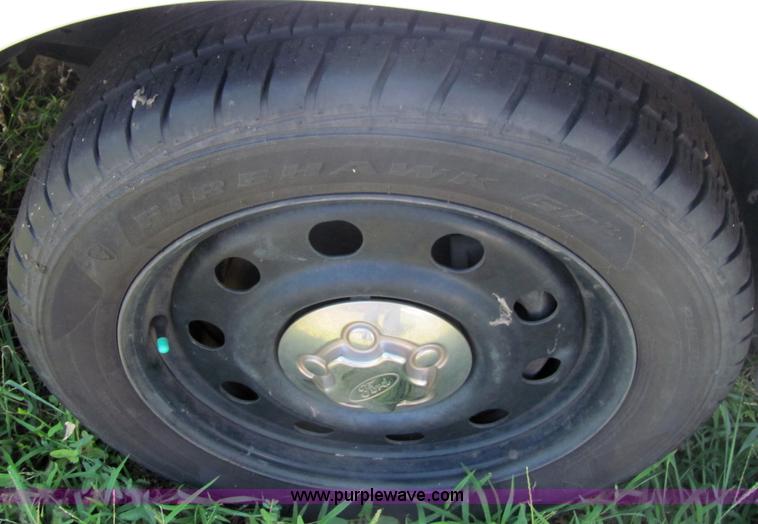 image for item 4048 2006 Ford Crown Victoria Police Interceptor