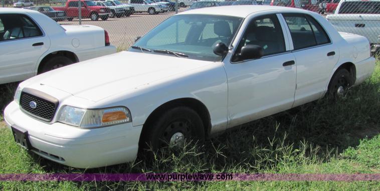 image for item 4049 2006 Ford Crown Victoria Police Interceptor