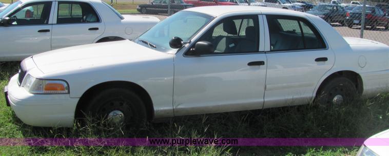 image for item 4049 2006 Ford Crown Victoria Police Interceptor