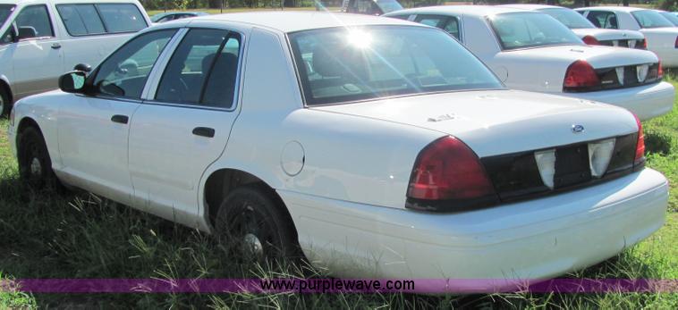 image for item 4049 2006 Ford Crown Victoria Police Interceptor