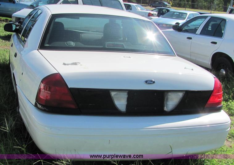 image for item 4049 2006 Ford Crown Victoria Police Interceptor