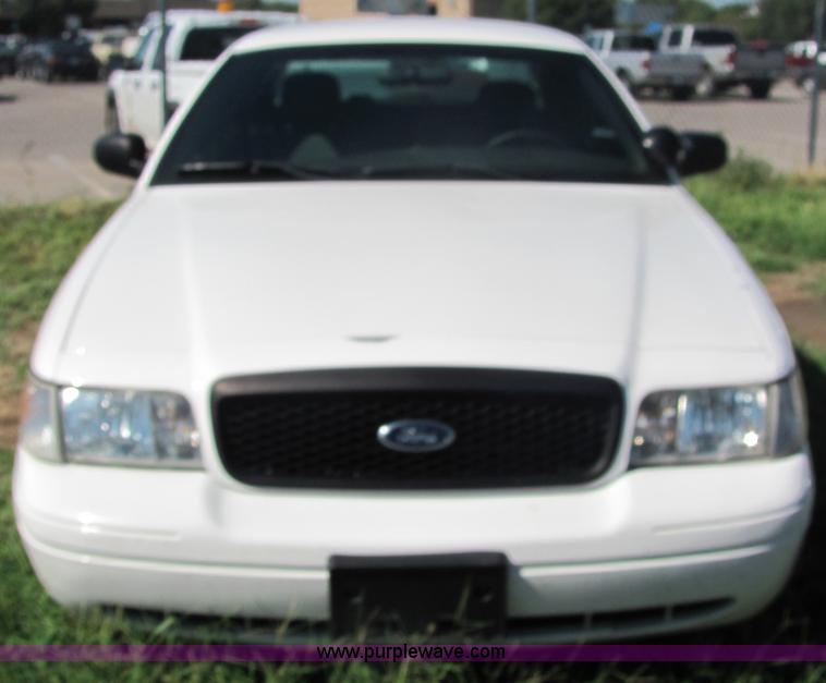 image for item 4049 2006 Ford Crown Victoria Police Interceptor