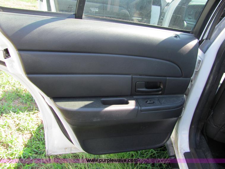 image for item 4049 2006 Ford Crown Victoria Police Interceptor