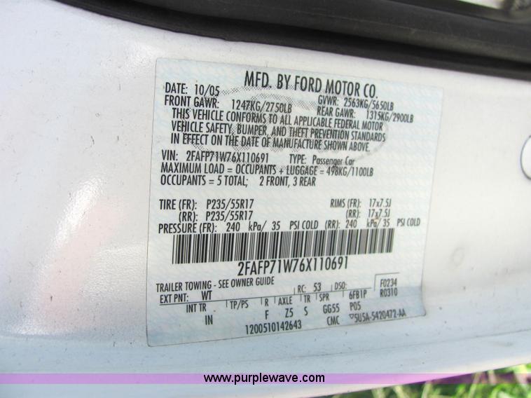 image for item 4049 2006 Ford Crown Victoria Police Interceptor