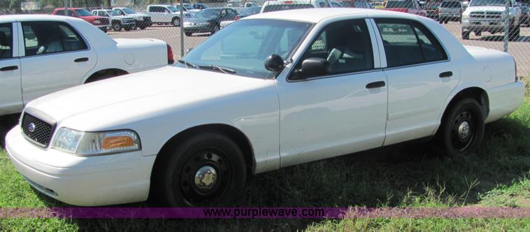 image for item 4050 2006 Ford Crown Victoria Police Interceptor
