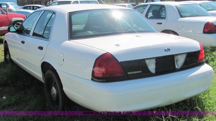 image for item 4050 2006 Ford Crown Victoria Police Interceptor