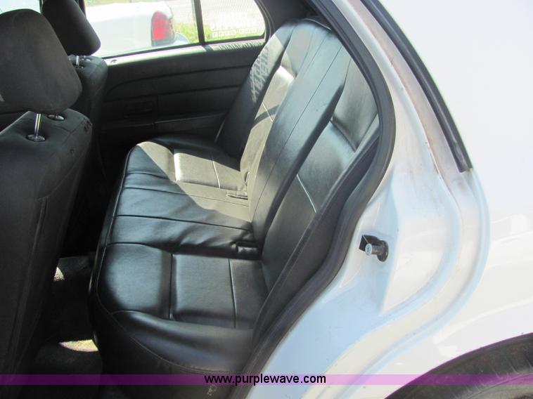 image for item 4050 2006 Ford Crown Victoria Police Interceptor