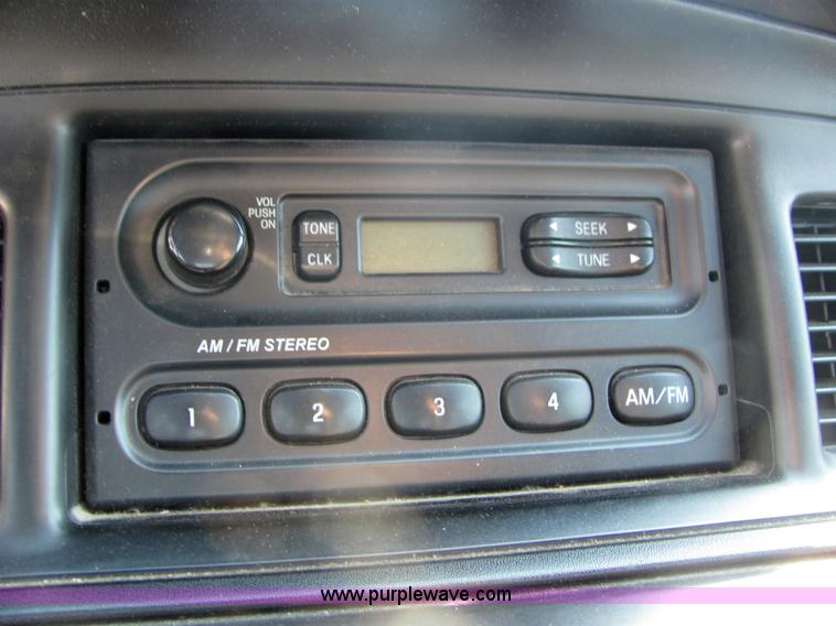 image for item 4050 2006 Ford Crown Victoria Police Interceptor