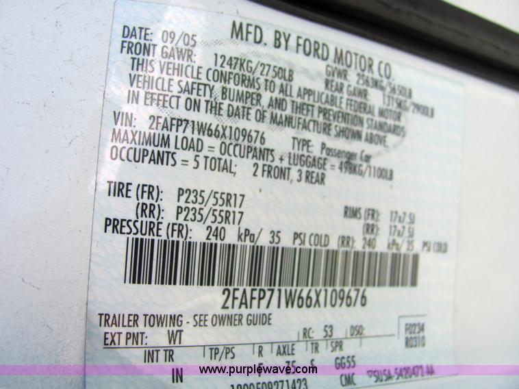 image for item 4050 2006 Ford Crown Victoria Police Interceptor