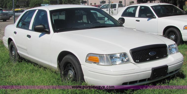 image for item 4051 2006 Ford Crown Victoria Police Interceptor