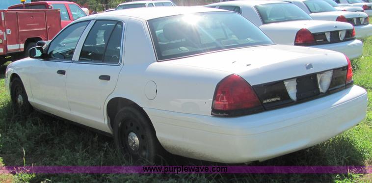 image for item 4051 2006 Ford Crown Victoria Police Interceptor