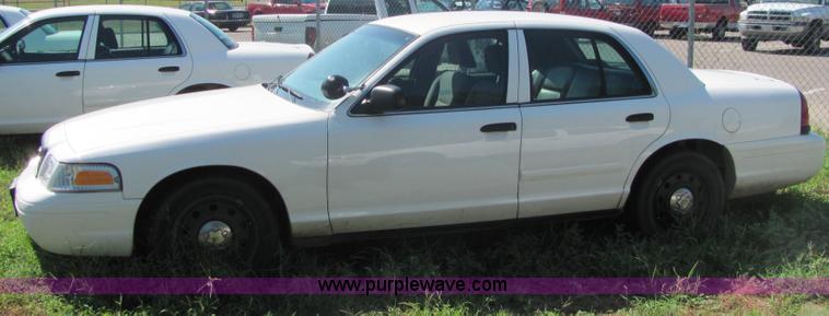 image for item 4051 2006 Ford Crown Victoria Police Interceptor