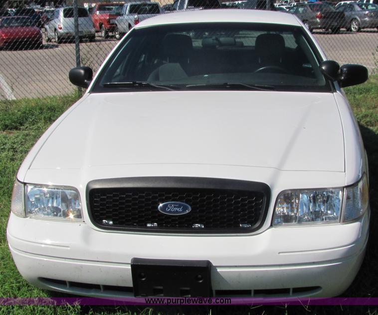 image for item 4051 2006 Ford Crown Victoria Police Interceptor