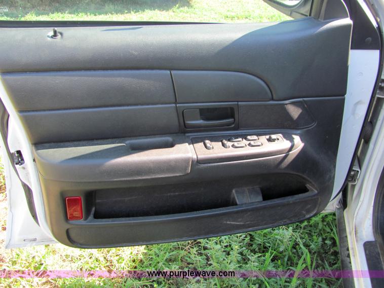 image for item 4051 2006 Ford Crown Victoria Police Interceptor