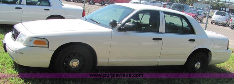 image for item 4052 2006 Ford Crown Victoria Police Interceptor