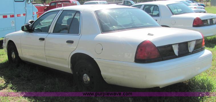 image for item 4052 2006 Ford Crown Victoria Police Interceptor