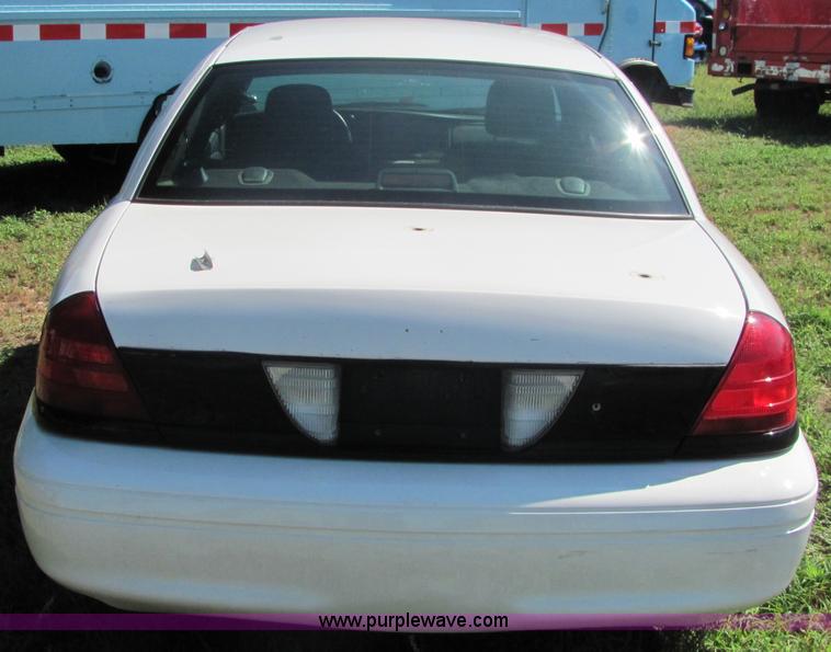 image for item 4052 2006 Ford Crown Victoria Police Interceptor