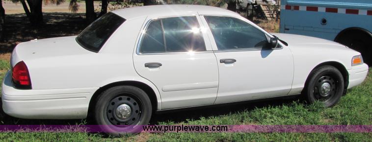 image for item 4052 2006 Ford Crown Victoria Police Interceptor