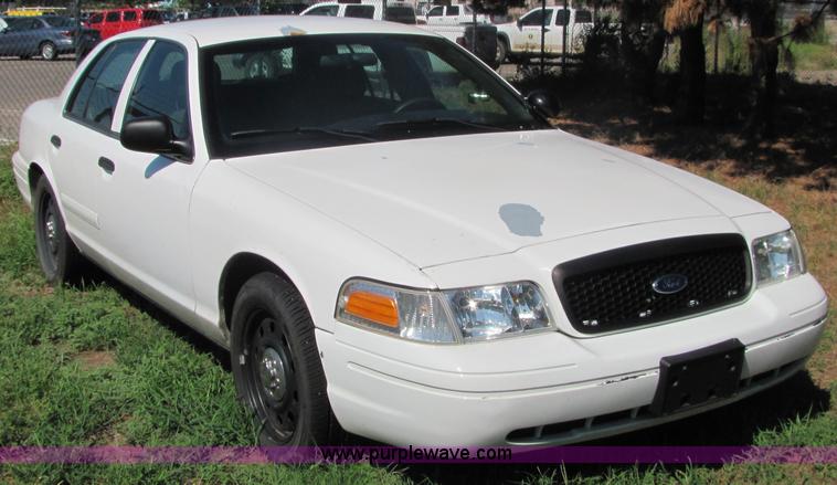 image for item 4052 2006 Ford Crown Victoria Police Interceptor