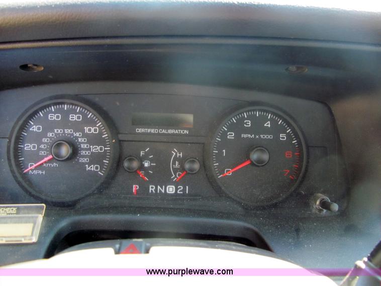 image for item 4052 2006 Ford Crown Victoria Police Interceptor