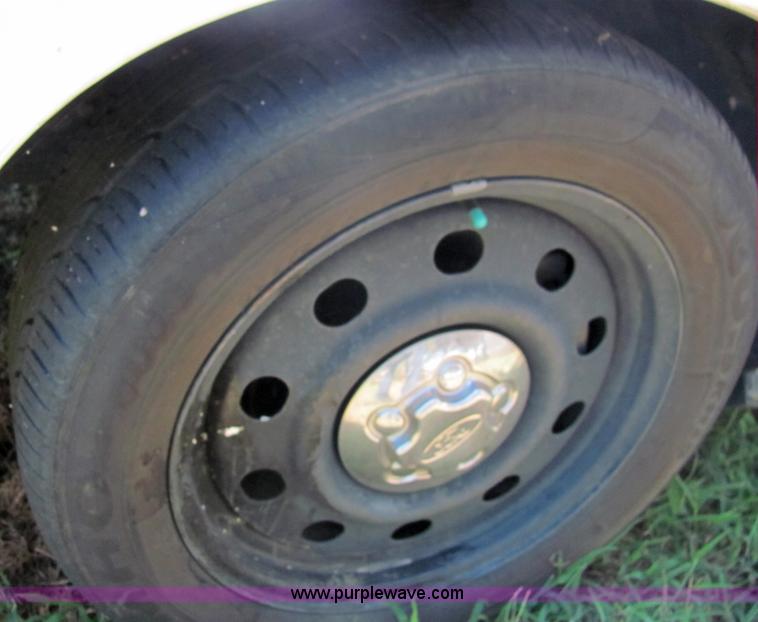 image for item 4052 2006 Ford Crown Victoria Police Interceptor