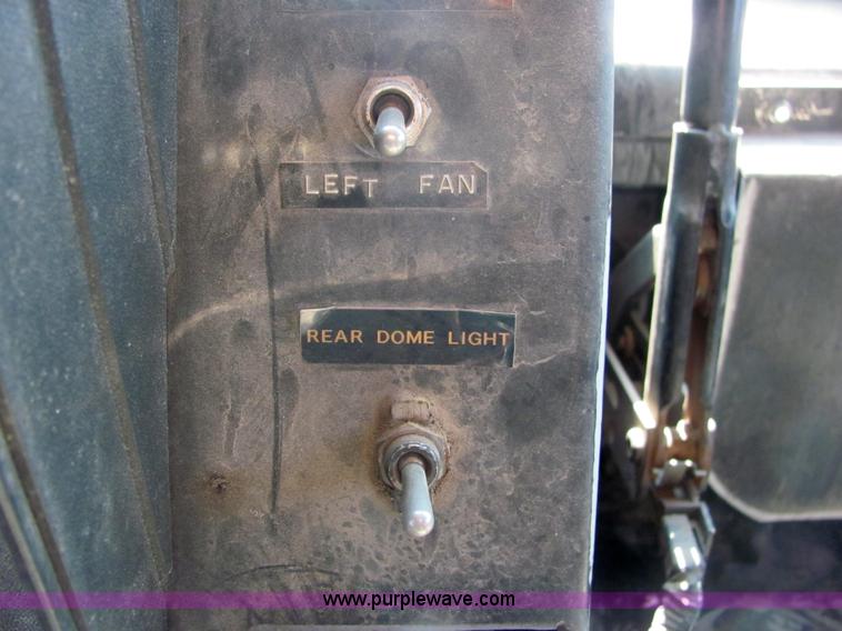 image for item 4053 1995 Chevrolet P30 step van