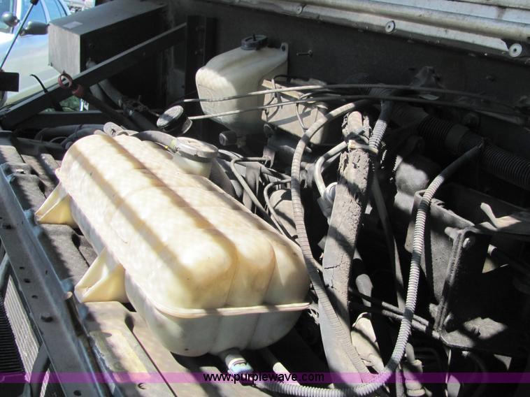 image for item 4053 1995 Chevrolet P30 step van