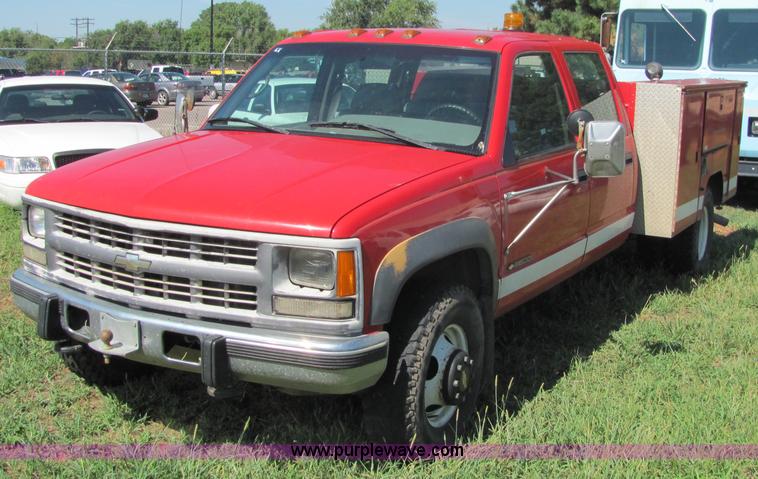 image for item 4054 1995 Chevrolet K3500 pickup truck