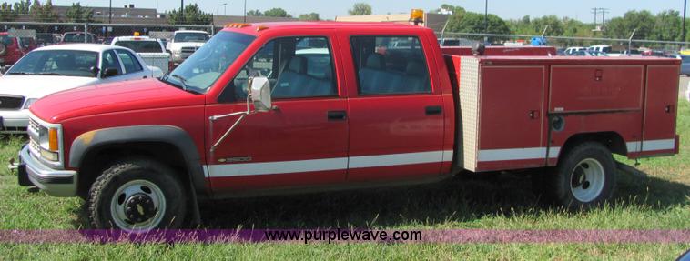 image for item 4054 1995 Chevrolet K3500 pickup truck