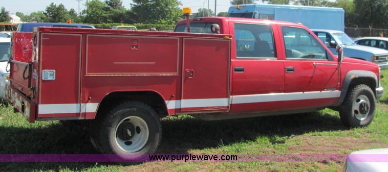 image for item 4054 1995 Chevrolet K3500 pickup truck