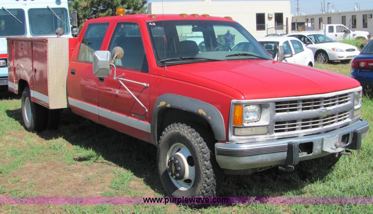 image for item 4054 1995 Chevrolet K3500 pickup truck