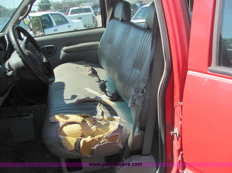 image for item 4054 1995 Chevrolet K3500 pickup truck