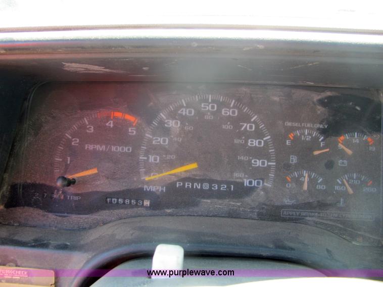 image for item 4054 1995 Chevrolet K3500 pickup truck