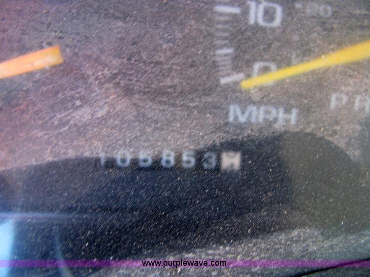 image for item 4054 1995 Chevrolet K3500 pickup truck