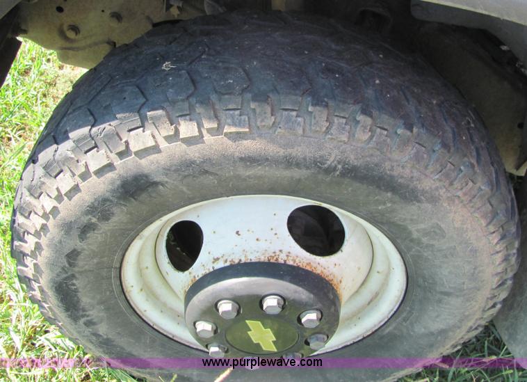 image for item 4054 1995 Chevrolet K3500 pickup truck