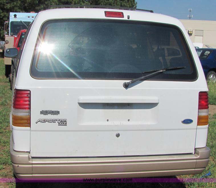 image for item 4055 1996 Ford Aerostar