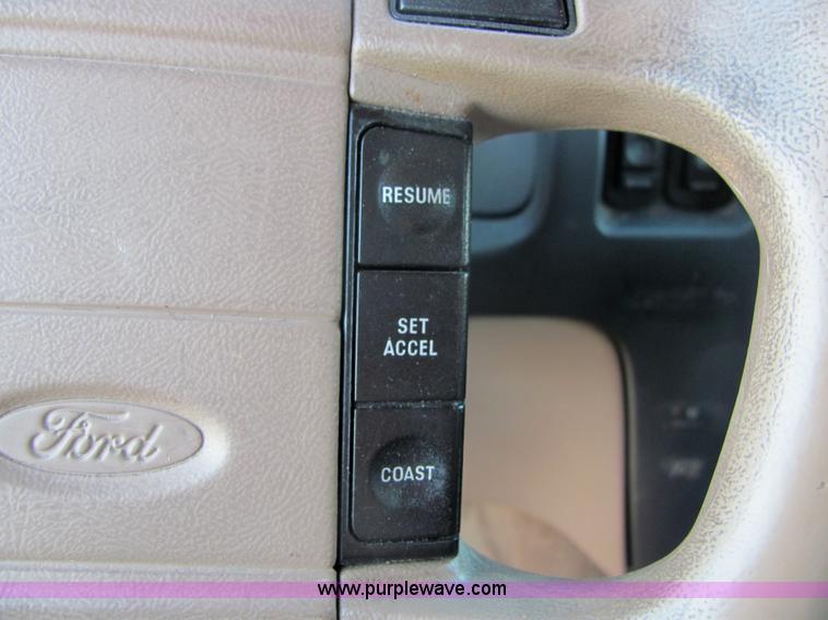 image for item 4055 1996 Ford Aerostar