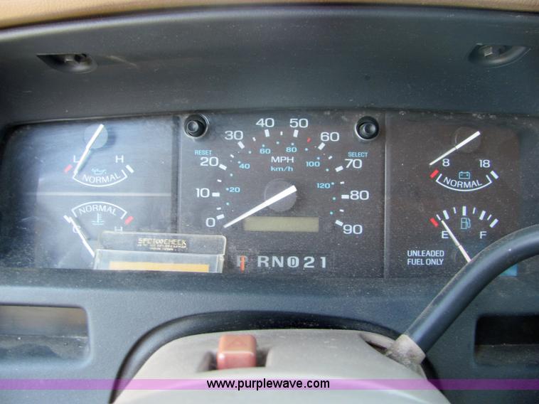 image for item 4055 1996 Ford Aerostar