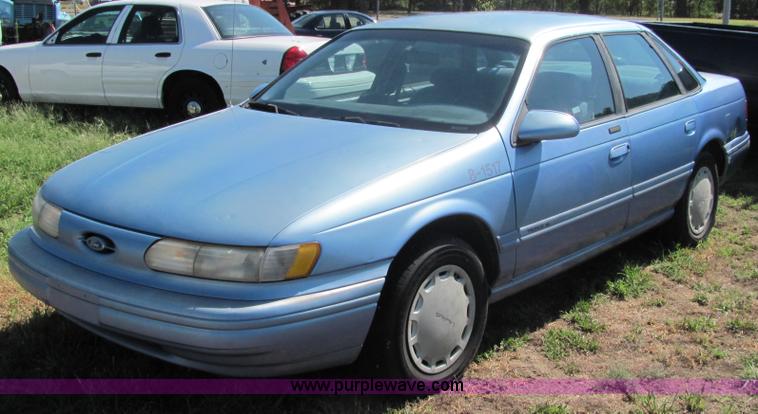 image for item 4056 1995 Ford Taurus