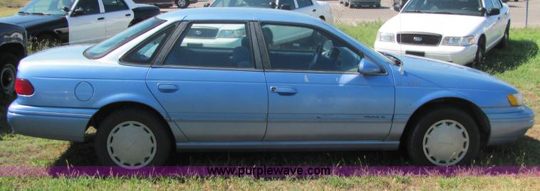 image for item 4056 1995 Ford Taurus