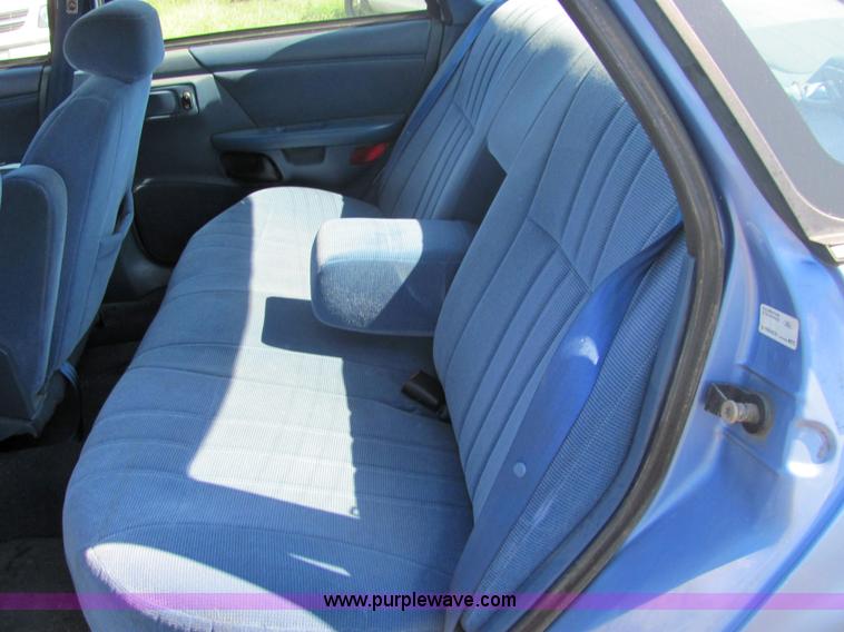 image for item 4056 1995 Ford Taurus