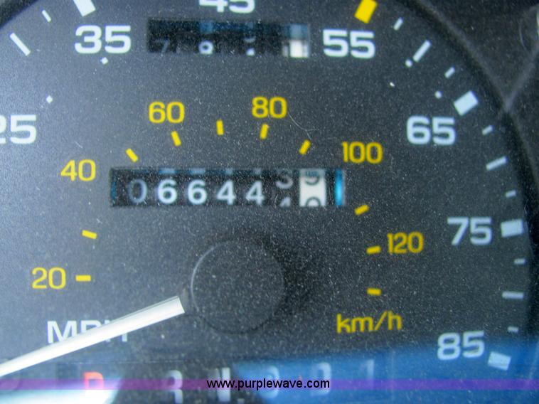 image for item 4056 1995 Ford Taurus