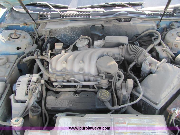 image for item 4056 1995 Ford Taurus