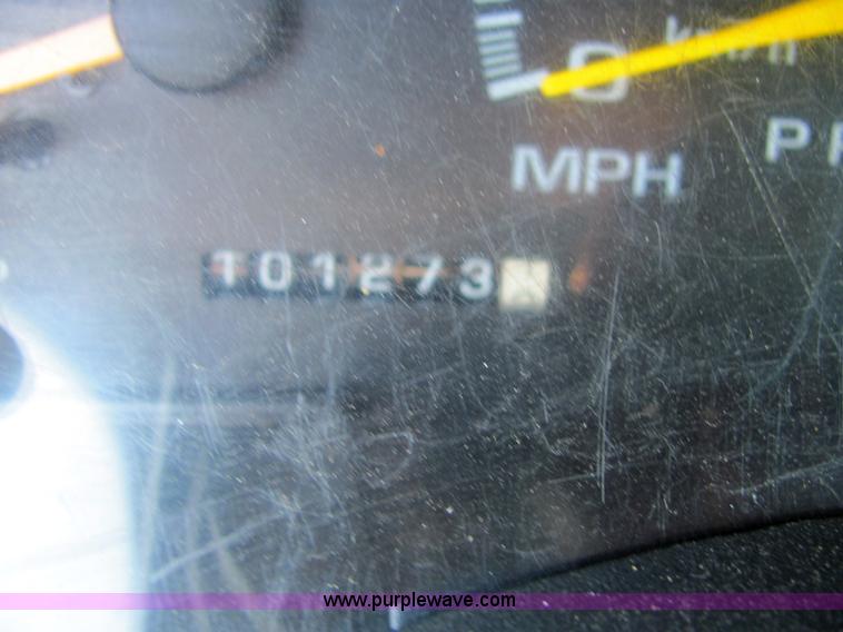 image for item 4057 2000 Chevrolet C2500 pickup truck