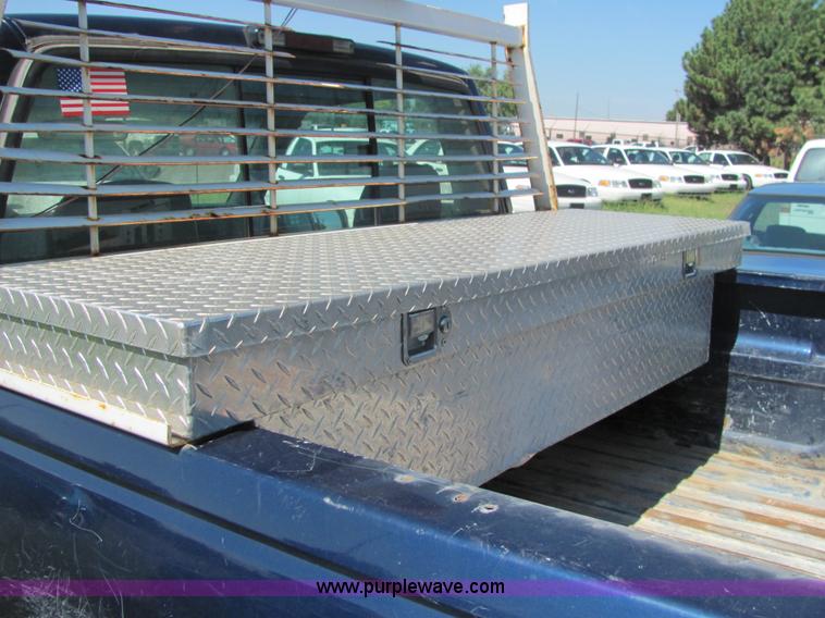 image for item 4057 2000 Chevrolet C2500 pickup truck